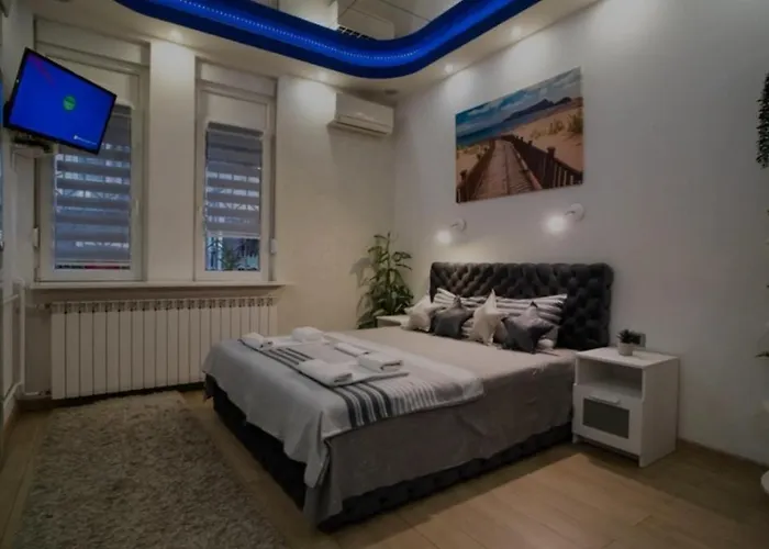 Moon * 贝尔格莱德